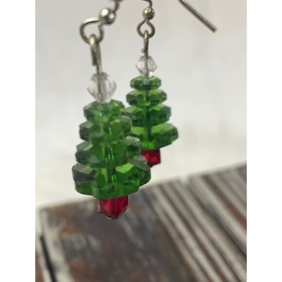 Small Christmas Tree Beaded Earrings Lightweight GUC - Picture 2 of 5